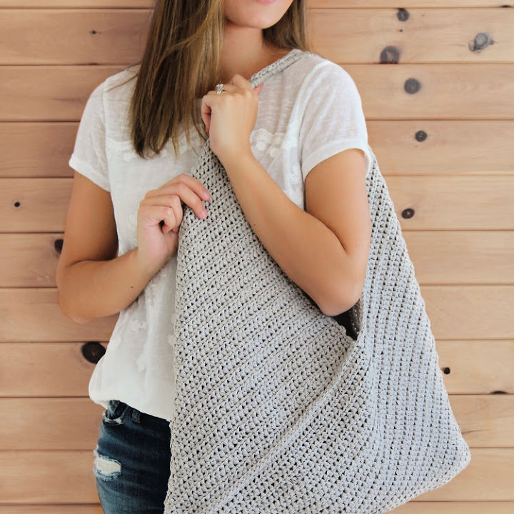 Crochet Tote Bag - made from a rectangle! - Free Pattern